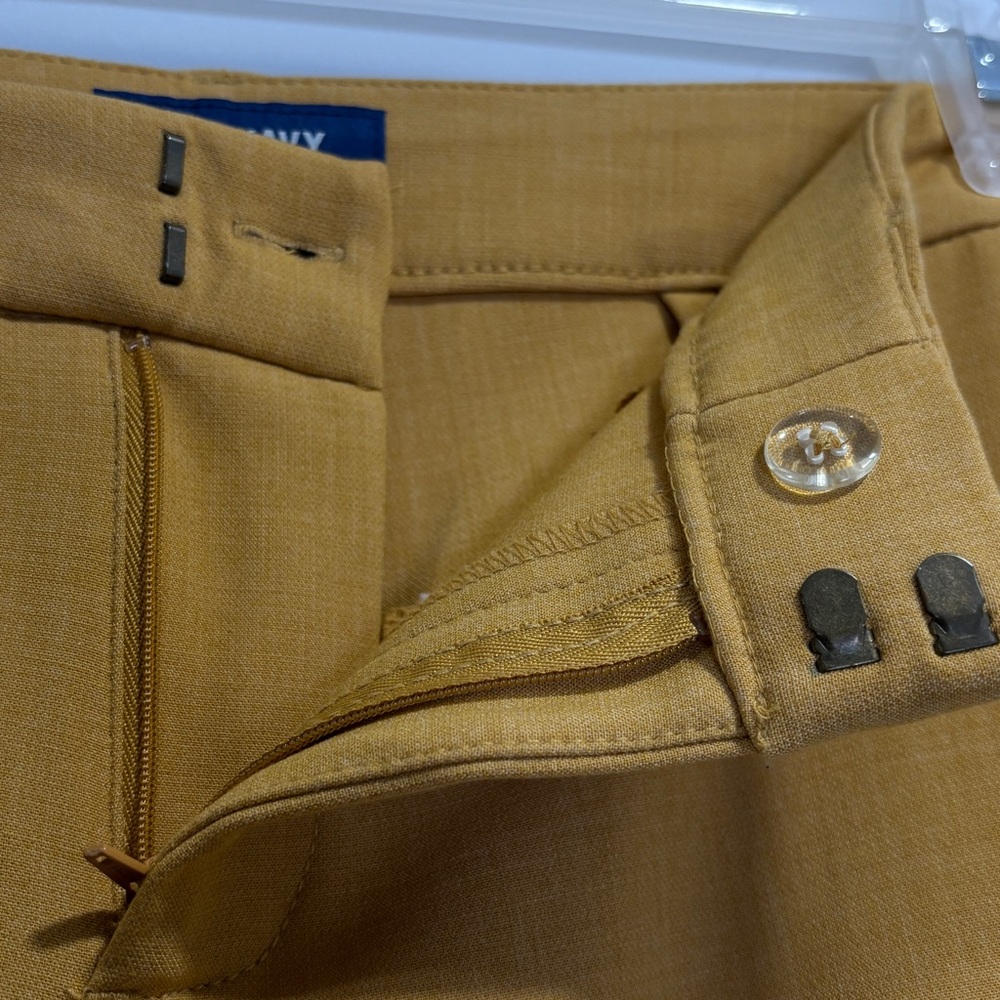 Old Navy Harper Mid-Rise Crop Pants 8 Regular Mustard Yellow Slim Work Office - Picture 3 of 13